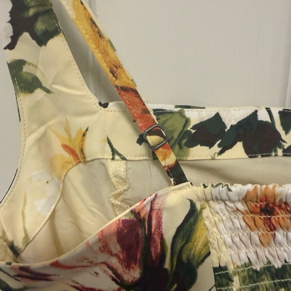 Abercrombie and Fitch Yellow Floral Mini Dress-Size Small NWOT. - Picture 4 of 7